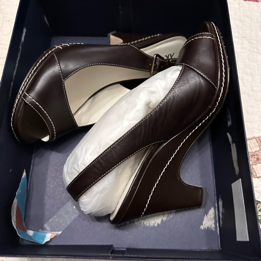 Anne Klein Elegant Brown Women's Heels